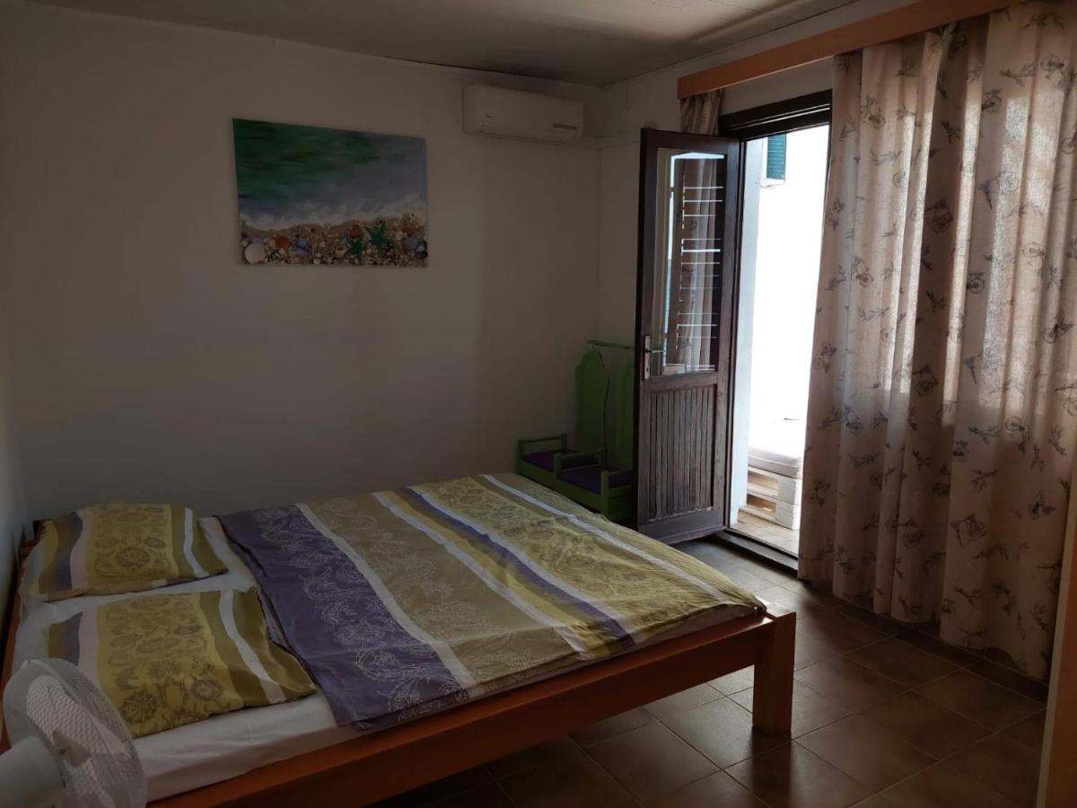 Apartment Galeb Lukovo Šugarje Exterior foto